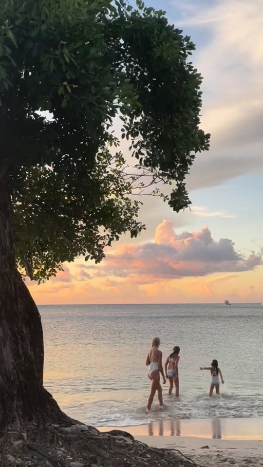 Memories of last spring break on Grand Anse beach. 

Book your next stay via the link in bio. 

#silversandsgrandanse