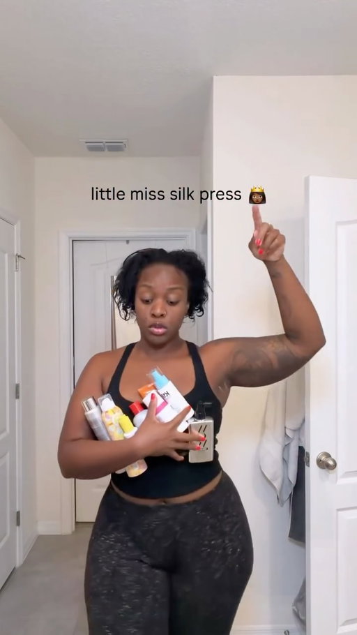 Reporting for duty 🫡 A fresh silk press gon’ see me EVERY week. 

Product line up:
@colorwowhair Extra Strength Dream Coat
@k18hair Molecular Repair Hair Oil
@k18hair Astrolift Reparative Volume Spray
@chihaircare Silk Infusion
@amika The Shield Anti- Humidity Spray
@k18hair HeatBounce Conditioning Heat Protectant 

Comment LIGHTS ON for my silk press lineup! 🥰🔗