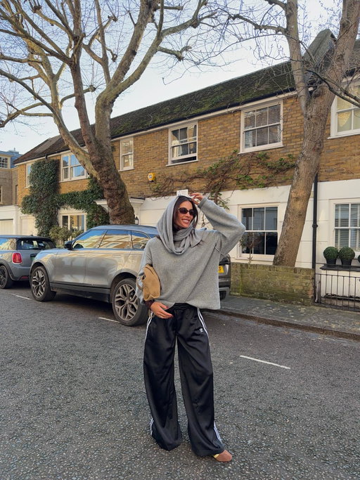 only been here 24 hours and I’ve eaten a potato jacket and seen every icon of the UK. including rod stewart aka @gkbarry_ 🇬🇧 my newest rivalry @boufhaircare