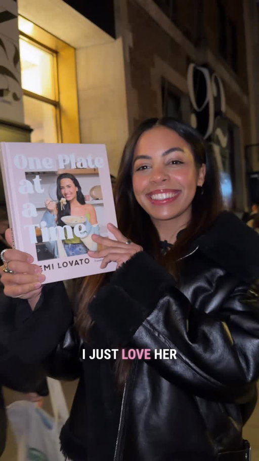 celebrated Demi’s new book in NYC this week! 🍽️ @ddlovato @92ndstreety @eli.rallo 

#oneplateatatime #nyc #cooking #cookbook #recovery