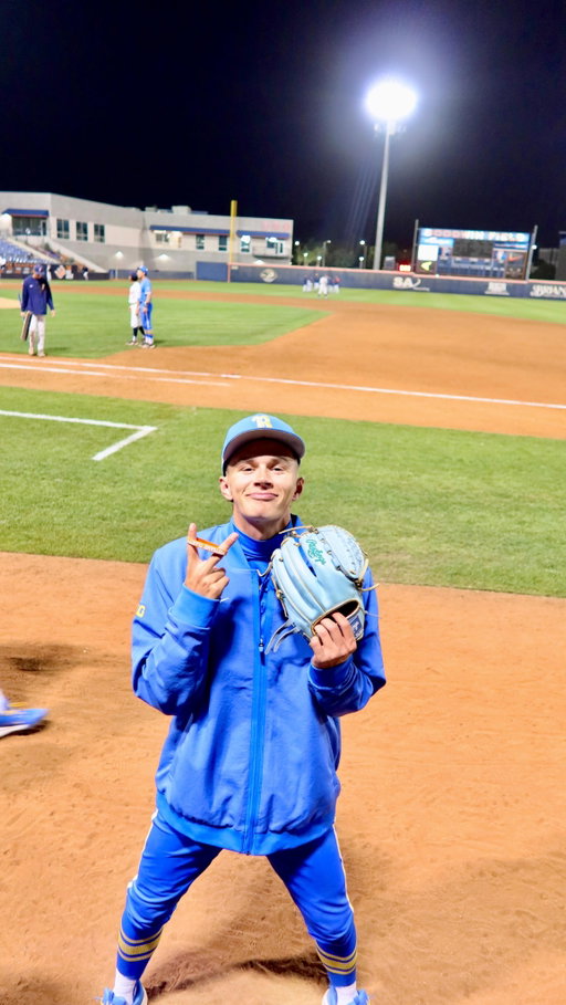 blondes or BRUINettes?? 

#uclabaseball #collegebaseball #d1baseball #barstoolsports #ucla 

🟠 hosted by @kianaflory + @emilyyraelynn 🟠