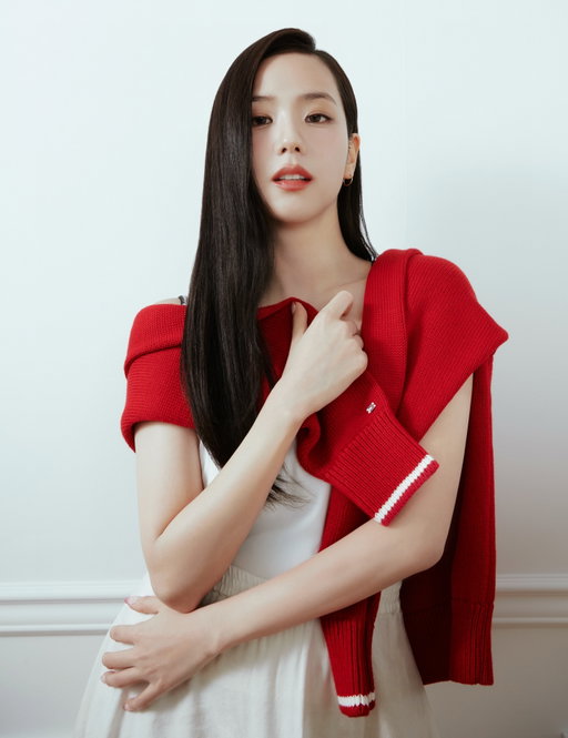 JISOO brings spring to life in Tommy Hilfiger, radiating effortless style and confidence for the new season

@sooyaaa__