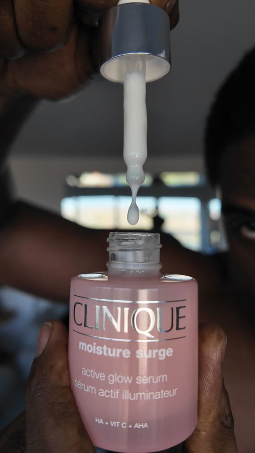 For that just-applied glow, layer your products like this: cleanser, toner, serum, moisturizer, and finish with SPF ☀️

Products featured:
@fentyskin Cherry Dub cleanser 
@thenimetyou The giving essence 
@cliniqueuk active glow serum 
@olehenriksen Banana bright eye cream 
@cliniqueuk 100H moisture surge 
@garnieruk Vitamin C Glow daily SPF50

#glowingskintips #skincare #looksmaxing