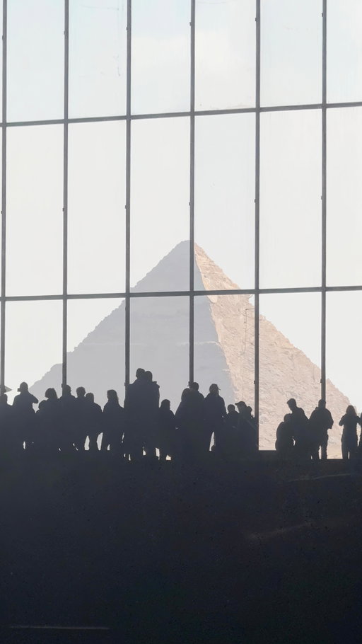 Publicidad | ¿Top 1 museo más increíble del Mundo?👇

El Gran Museo Egipcio acaba de abrir y reúne por primera vez más de 100.000 piezas en un mismo recorrido, incluyendo todo el legado de Tutankamón organizado con contexto: cómo vivía, qué usaba y qué necesitaba para el más allá. Además, el edificio está alineado con las pirámides de Giza. Nada aquí es casual.

Y para poder compartir todo esto en directo mientras viajamos, usamos la eSIM de @holafly_es  Internet ilimitado en más de 200 destinos desde que aterrizas.

Código CRAZY para un 5% de descuento 💶