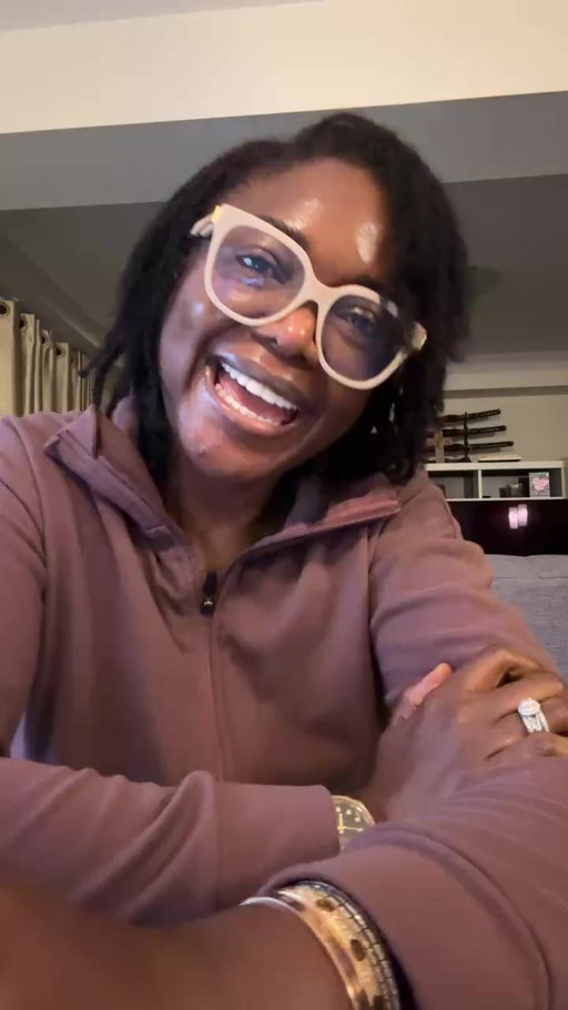 Happy world Oral Health Day besties 🎉
Went live with @askdramy of @smile360ng 💯
Watch to unlearn and relearn about your dental hygiene and health 🩷