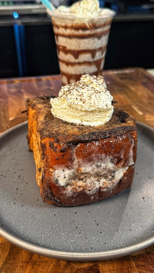 Oreo Ice Cream French Toast

INGREDIENTS & RECIPE👇🏻
1 container of Melted Oreo Ice Cream
6 thick cut pieces of bread (I used Japanese milk bread but any rhick bread will do) 
1 container of Oreo whipped frosting (any vanilla whipped frosting will do)
5 crushed Oreos
1 bag of crushed mini Oreos for garnish
1/4 cup chocolate sauce for the milk shake
1/2 cup whipped cream for garnish