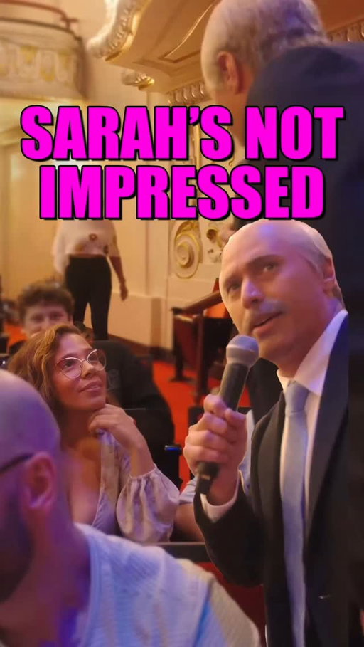 Dr. Phil destroys heckler🤣🤣🤣

#standupcomedy #heckler #adamray #crowdwork #drphil