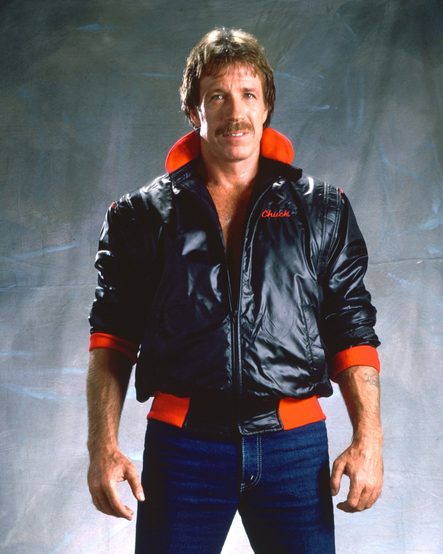 Portraits of Chuck Norris

Rest in Peace 🕊️