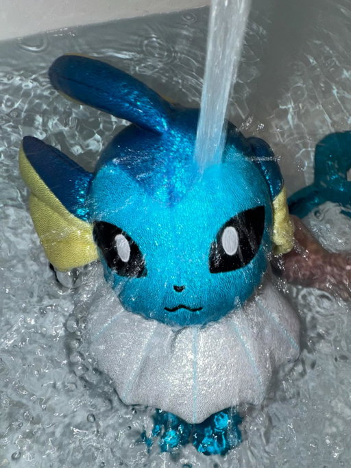 splosh

🔗 Sparkly Friends Plush Vaporeon, Milotic, Corsola, and Lumineon now available on Pokémon Center at the link in our bio and story! 💖