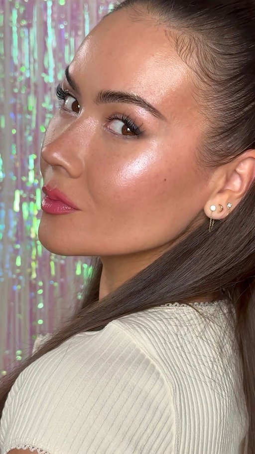Step Into Spring with a Fresh, Glassy Glow 🌸✨

A new season calls for a fresh, effortless Glow, and who better to take us there than @maryamnyc? Step into spring with a radiant, fresh-faced routine that celebrates your natural beauty, infused with skin-loving botanicals and finished with a softly sun-kissed touch you’ll want to wear on repeat.

Vitamin C helps visibly brighten and revitalize, Clarity ingredients work to balance and refine, while hydrating favourites support a smooth, fresh-looking finish, creating that soft, glassy Glow that feels as good as it looks.

Get the Glow:
✨ AntioxifEYE Eye Mask Goggles
✨ Vitamin-C CremeSerum
✨ Clarity Spray
✨ Pixi + MaryamNYC Twilight Gloss Liquid Illuminator
✨ LiquidGlow Bronzer in Summer
✨ LiquidGlow Blush in Pretty
✨ On-the-Glow BLUSH in Mauve
✨ Endless Shade Crayon in Matte Cocoa
✨ Silky Eye Pen in Brightening Lilac
✨ MatteLast Liquid Lip in Siesta Peach, a Pixi + MaryamNYC exclusive shade

Ready to Glow? Share your favourite thing about spring in the comments, you might just be in for a special surprise. 🌸✨

#PixiBeauty #PixixMaryamNYC #SpringMakeup #PixiGlow #SpringSkincare