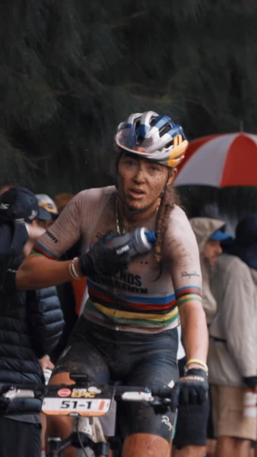 The conditions… were Epic… ⛈️ 

 @kateplusfate hits the 2nd feed zone on the Queen Stage with the Gantouw Pass portage in her legs and fire in her eyes 🔥

🎥 @jacquesinthepark