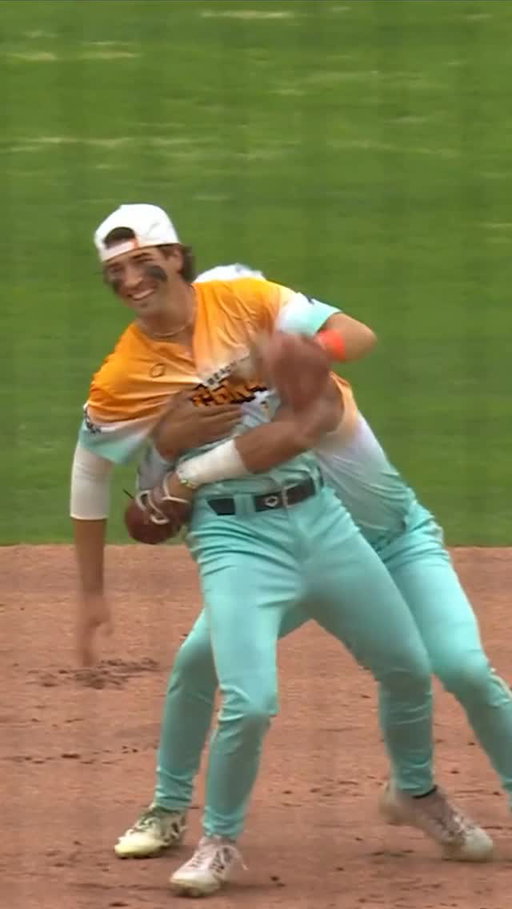 Who’s 5-trick play inning was better: the Coconuts or the Firefighters?

#bananaball #locobeachcoconuts #savannahbananas #baseballplayer #trickplay