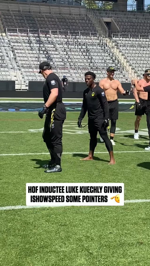 @ishowspeed the defensive specialist? 👀🤔

Tune in to the @fanatics Flag Football Classic this Saturday, 4PM ET on Fox Sports, Fox One, and Tubi. Tickets in Bio 🎟️