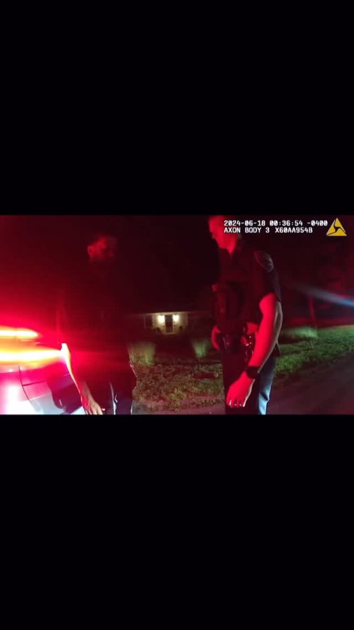 Justin Timberlake’s full DWI body cam video is 18 minutes long… I’ll link it in my stories because it’s actually wild to watch.

But I’m sorry, his friend absolutely stole the entire thing 😭

The way she was begging to talk to him, trying to reason with the cops, and casually name dropping “SexyBack” like it was going to change the outcome… I was dying.

Justin was calm and polite the whole time and she was in the background fighting for her life.

#JustinTimberlake #PopCulture #CelebrityNews #ViralMoments