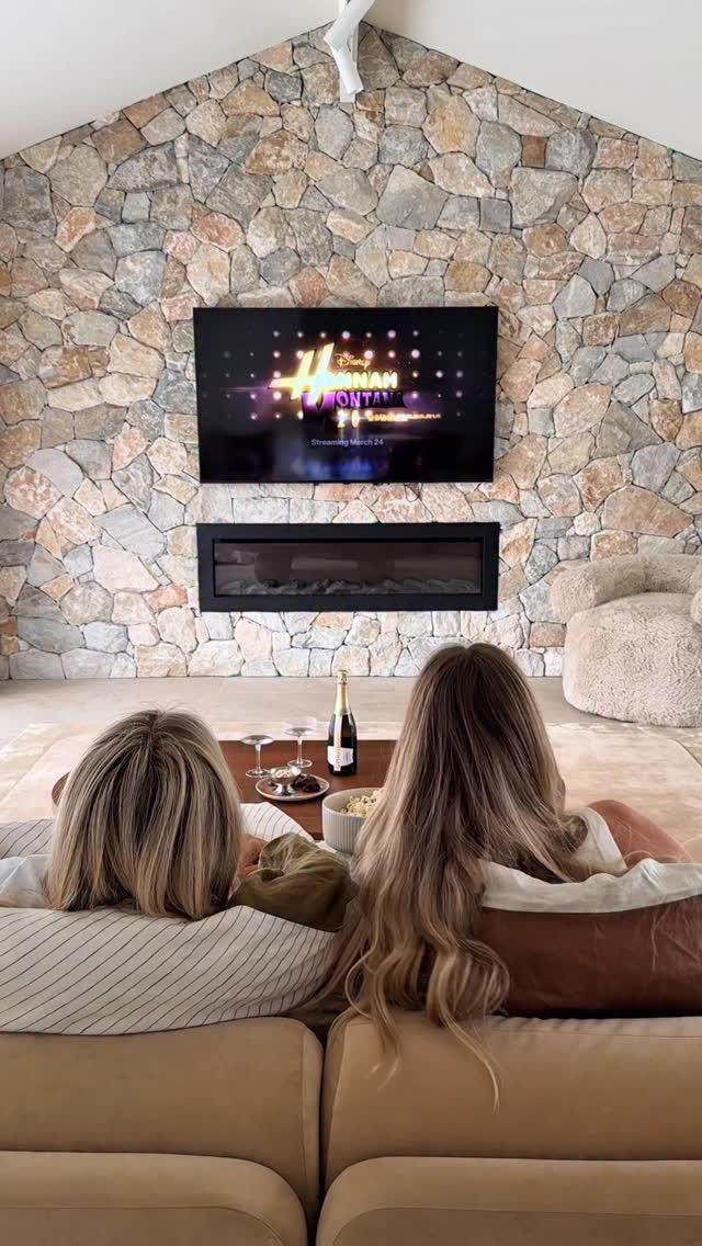 It’s time to pop it, lock it, polka dot it! 💖

The Hannah Montana 20th Anniversary Special is almost here 🎉
Consider this your official sign to message the girls and lock in a cosy viewing party at home.

Nothing like blankets, snacks, and best friends to celebrate a little nostalgia 🥰

#hannahmontana #disney #mileycyrus #nostalgia