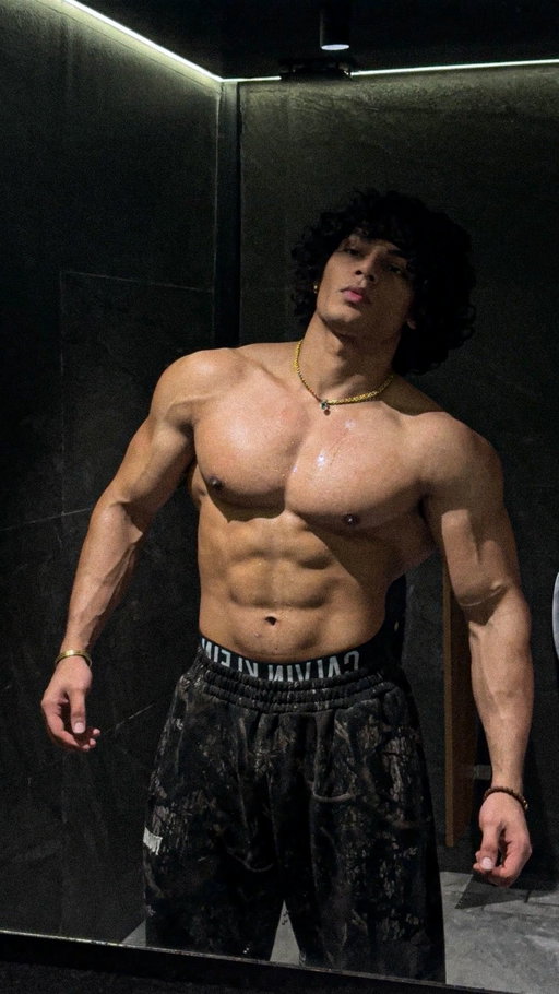 Washroom aesthetics 

.

.

.

.

.

#anime #baki #kenganashura #animecharacter #toji