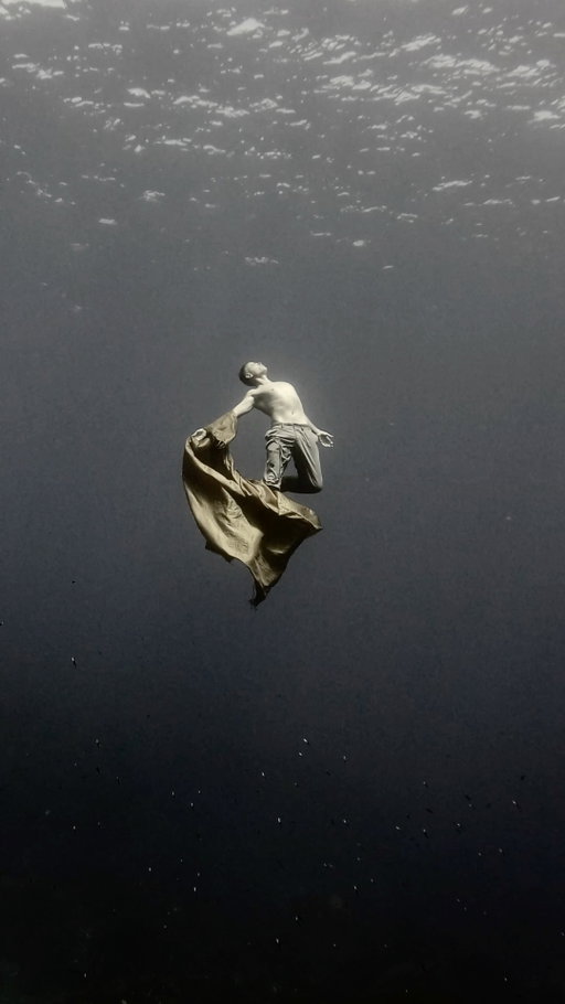 Ustica 15m #projectlimb #underwaterdance #underwaterphotography #underwaterart #dance #apnea #freediving #waterdancer #sicily