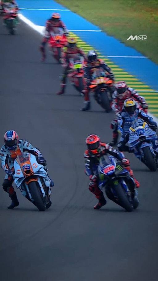 This @aiogura79 vs @fabioquartararo20 had us on the edge of our seats 🔥⚔️

#BrazilianGP 🇧🇷 #MotoGP #AiOgura #FabioQuartararo