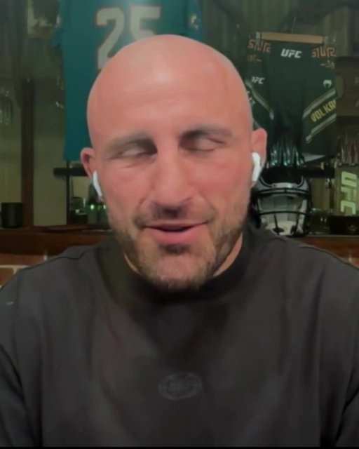 "I'm not trying to be cocky, I just don't think its gonna be enough" 👀🏆

FW Champ Alexander Volkanovski weighs in on #UFCLondon and Movsar Evloev!