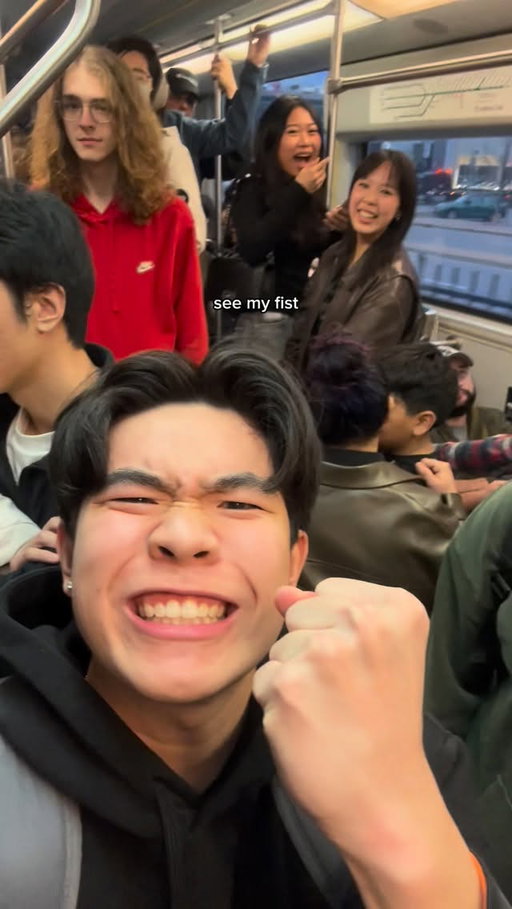 See my pinky see my thumb. If you’re a bully, start running buster…
-
-
#seemypinkyseemythumb #throwback #reels #bullies #adrizzy