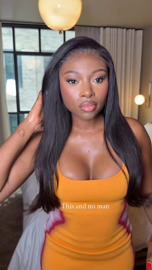I said what I said, it’s time for the spring clean 🌸💅🏾

Details 
Skin @elizabetharden 
Foundations @hourglasscosmetics 
Concealer @charlottetilbury 
Lipliner @maccosmeticsuki 
Lips @vaselineuk 
Lashes @tatti_lashes 
Body @vaselineuk
Blush @hudabeauty