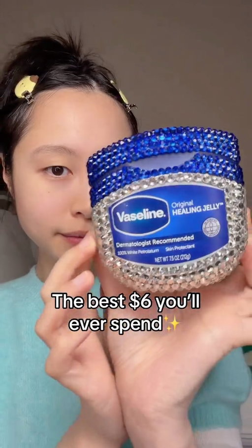 Vaseline is that girl🎀✨ 

@vaselinebrand #vaseline #bodycare #skincaretips #skincareroutine #affordableskincare Vaseline skincare hacks, skin hacks, Korean skincare