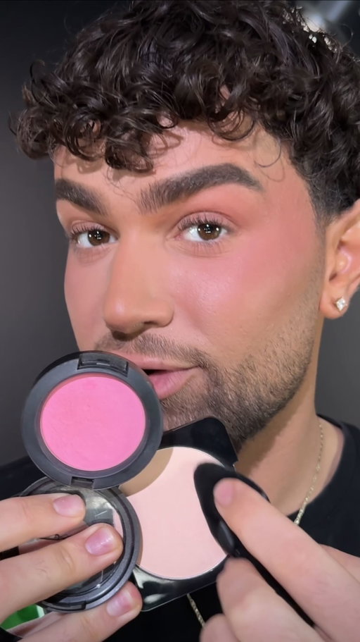 OH YALL WANT TUTORIALS??? SAY LESSSSS 😉 THIS IS EVERY HACK YOU NEED FOR PERFECT MAKEUP! 

@embryolisse cream 
@esteelauder double wear foundation 
@charlottetilbury cream bronzer 
@hudabeauty concealer 
@hudabeauty easy bake pressed powder 
@maccosmetics studio fix powder 
@maccosmetics pink swoon powder blush 
@maccosmetics fix plus 
@charlottetilbury setting spray 

Ib: @wtfaleisa 

#makeup #makeupartist #beauty #beautyhacks #makeuptutorial