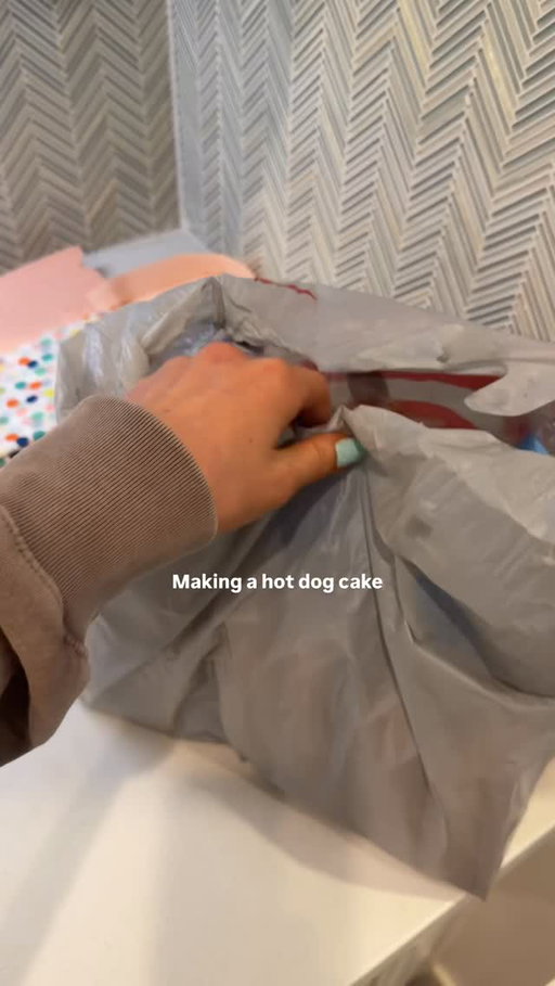 This actually turned out way better than I expected 😂🌭🎂