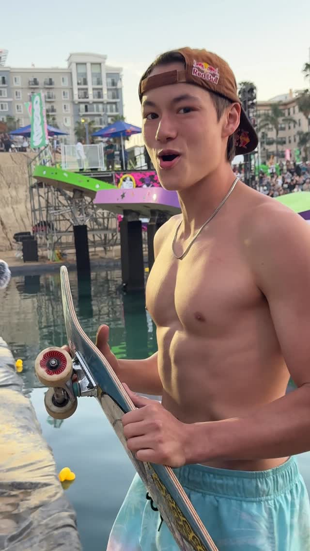 🤯 wowwwwww

@jirodreamsofskating @hayateng b2b @kasso_0318 LIVE NOW red bull skate youtube and red bull tv