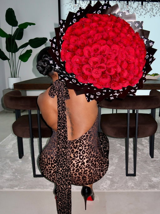 meow 🐱♥️
jumpsuit: @nakedwardrobe