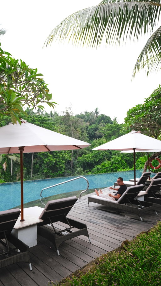 Will you wake up early for a breakfast view like this? 🥞☕️

📍 Bali, Indonesia