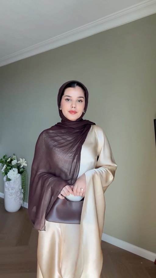 I love me some timeless silk pieces 🤍✨#modestfashion
