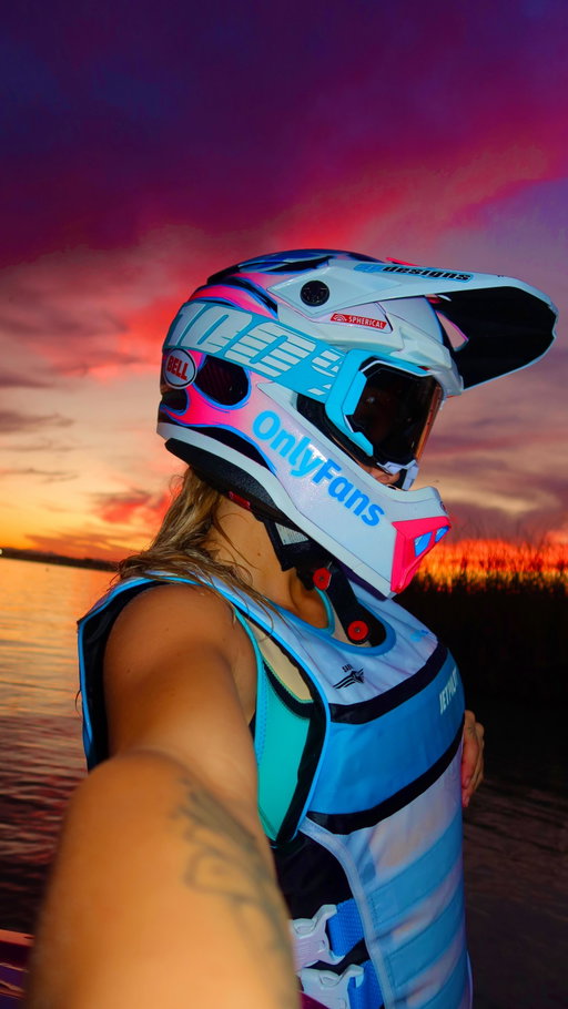 Get ready with me 💁🏼‍♀️💗✨ #raceredition 

@onlyfans @ethika @liquidiv @bellhelmets @ride100percent @worksh2odesigns @ogio @odigrips @jetpilotusa @ogio_powersports @odi_moto @joeypearce6 @ridenvibez @liquimoly.marine.usa @blowsion @proridermagazine  @jettrim @go_fast_us @feelin.good.fitness @ethikagirls @fast_powersports @ets_racing_fuels @unlimited_pwc  @9milemotorsports @wetherd_garage @liquidiv @liquimoly.marine.usa @bellhelmets_power @mxlab_designs @marine1motorsports