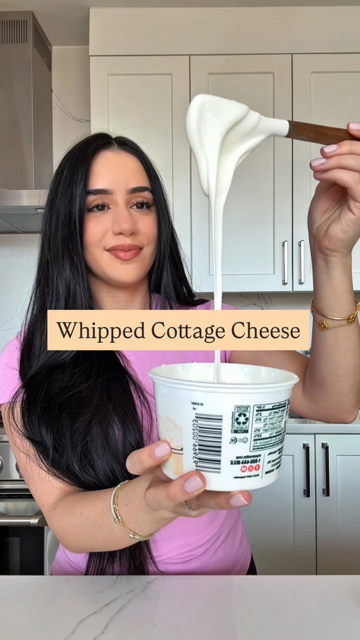 So many of my patients used to say they hate  the texture of cottage cheese 😅

But BLENDING IT?! Game changer!! Smooth, creamy, no weird texture - total glow up.

You can use it for literally everything: dips, pasta sauces, smoothies, sweet bowls, even desserts. Cottage cheese, but make it ✨versatile✨