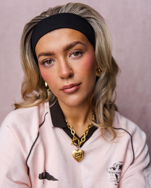 New headshots by @yellowbellyphoto 📺🎬✨

Both myself and my mum went together and absolutely buzzing with the outcome, vibe and run of the shoot. Defo recommend if your looking for new shots 💛 #heashots #yellowbellyphoto