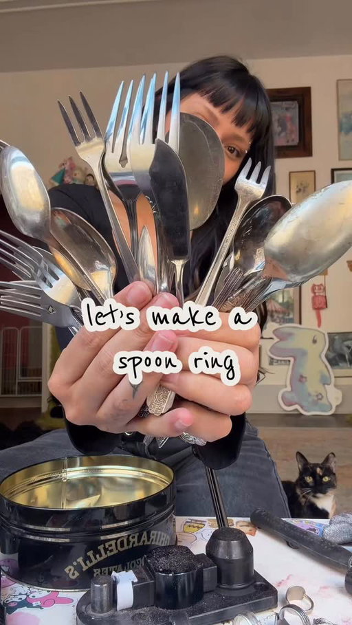 Let’s make a cherub spoon ring! Love polishing them it’s so satisfying!👼🏻🥄✨