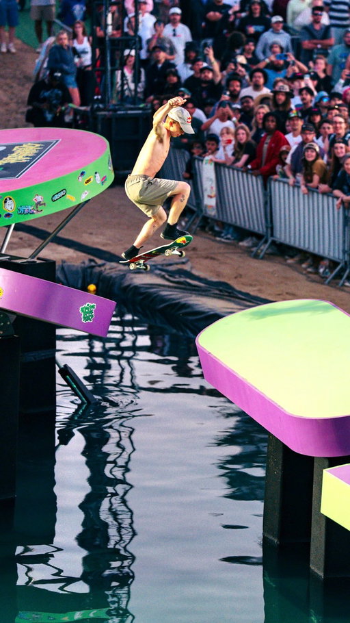 no splash, no problem 🫢

🏁: @jirodreamsofskating @gavinbottger 
📍: KASSO FEST Skate & Sound