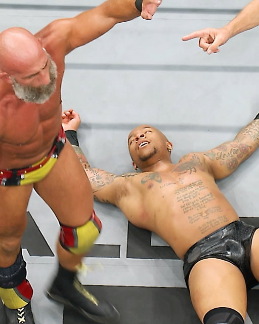 @TommasoCiampa stood toe-to-toe with the unpredictable @IAmLioRush 😤