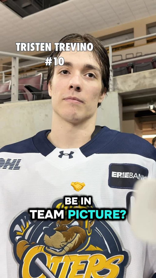 Does admin deserve to be in the team photo? Apparently not🤣

#ErieOtters #OttersHockey