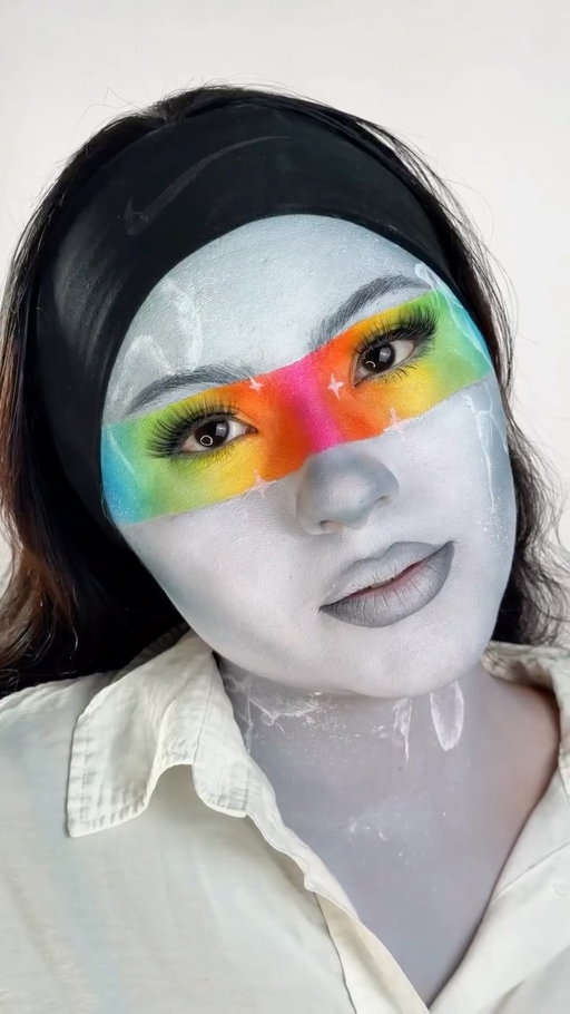 RECREANDO MAQUILLAJES DE MIS CAPTURAS DE PANTALLA DÍA 1😂 Este es un maquillaje blanco y negro + arcoiris🌈

#michmoon #makeup #artistic #rainbow blackandwhite