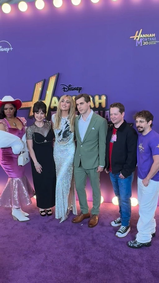 #MileyCyrus and the original “Hannah Montana” cast reunite at the world premiere of the “#HannahMontana 20th Anniversary Special.”
