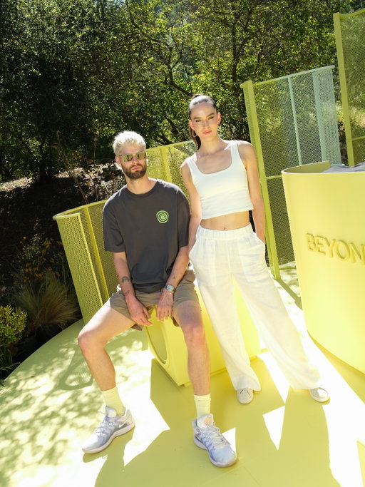 Can confirm @beyondyoga makes very comfortable clothes for throwing a** 🙃🍑…. Tested it out at their Seek Beyond: Open Air event ✅