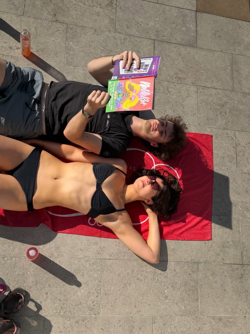 heat wave 🌊

1. Noble Rot by the pool w @immaxchester 
2. Casa Setaro Falanghina @buvettela 
3. Post Gym Sunset
4. Sunset Margs @desertfivespotla 
5. Hikes over Hollywood Resevoir
6/8. Walking to the jazz club w @kungfuinternational 
7. Post-pool hair
9. Running through the valley