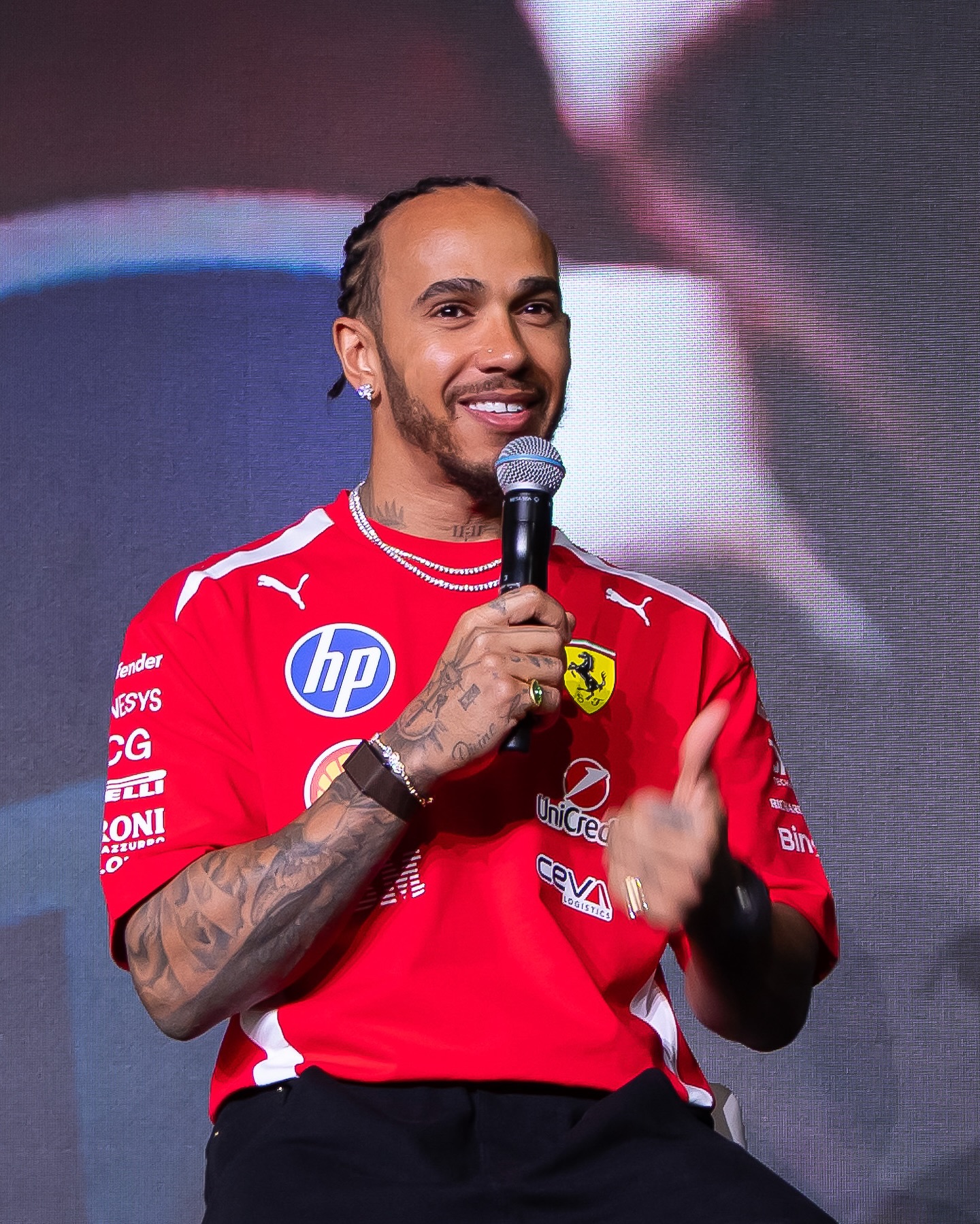 @lewishamilton at A Ferrari Night in Tokyo.
Fresh off his first Ferrari podium finish, he spoke about his determination for the upcoming Japanese Grand Prix this weekend and the affection and memories he has held for Japan since childhood.

A Ferrari NightにLewis Hamiltonが登場。
F1中国グランプリで獲得したフェラーリでの表彰台。その熱気冷めやらぬまま、今週末に迫る日本グランプリに向けた意気込みや鈴鹿への思い、そして日本への幼い頃からの愛着や思い出を語った。

#FerrariAmalfiSpider #Ferrari 
@scuderiaferrari