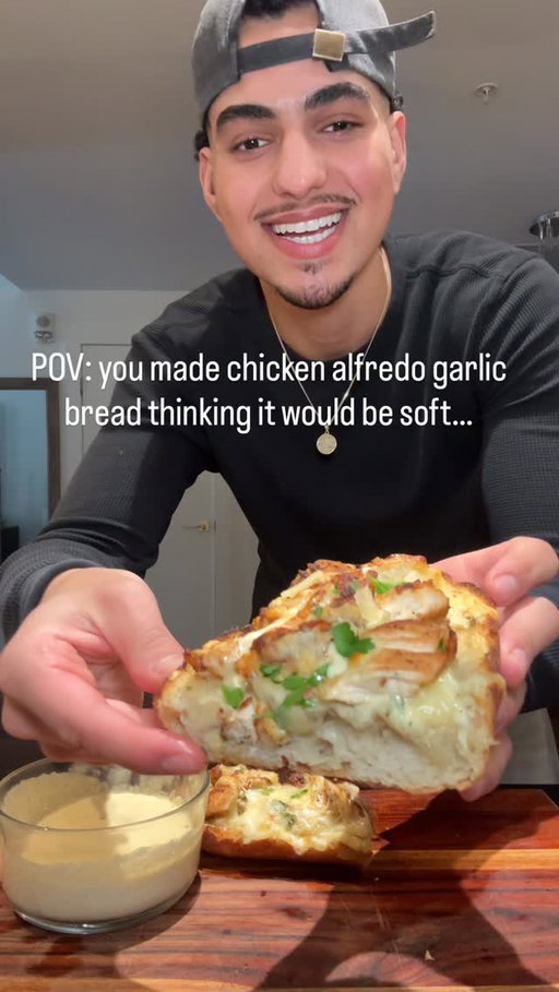 be honest… you thought this would be soft too right 😭 this was so yummy def making it again. 

#crunchfood #viralreels #foodie #garlicbread #alfredo