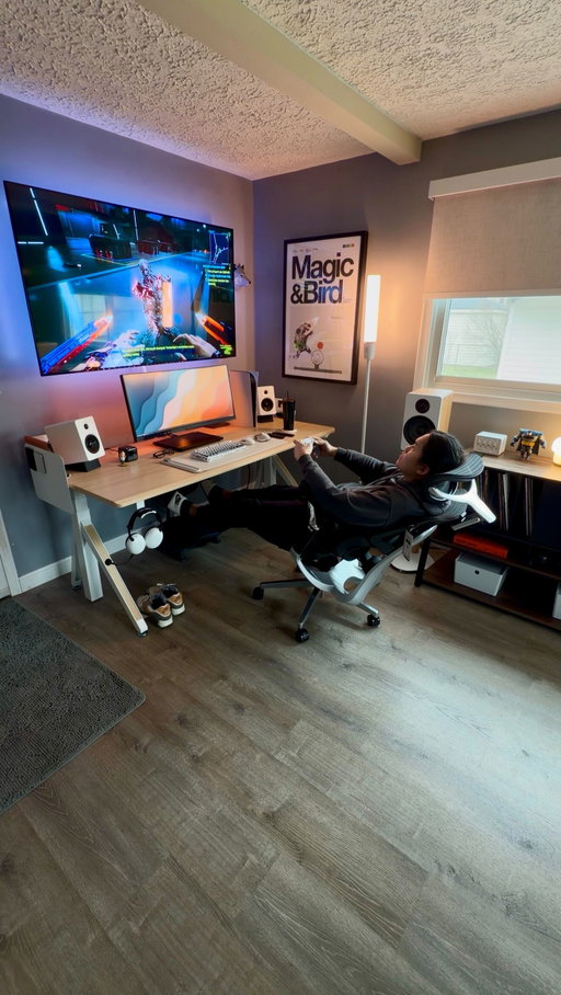 I’ve been enjoying my new setup thanks to the HBADA E3 Pro.

I usually take a break during the day and play some games on the big screen. 

And since I can recline and relax with this new chair, it has been a great experience.

The lumbar support is definitely doing its job with old rusty bones. 

Plus the mesh material keeps me cool and comfy all day.

Check it out via the 🔗 in my bio. 

#HBADA #HBADAE32026 #ergonomicchair #officechair #wfh