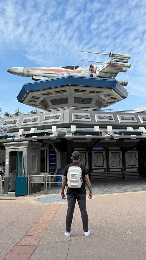 Life size X-Wing at Disneyland Paris 💫

#starwars #xwing #starwarsland #disneylandparis #starwarsships