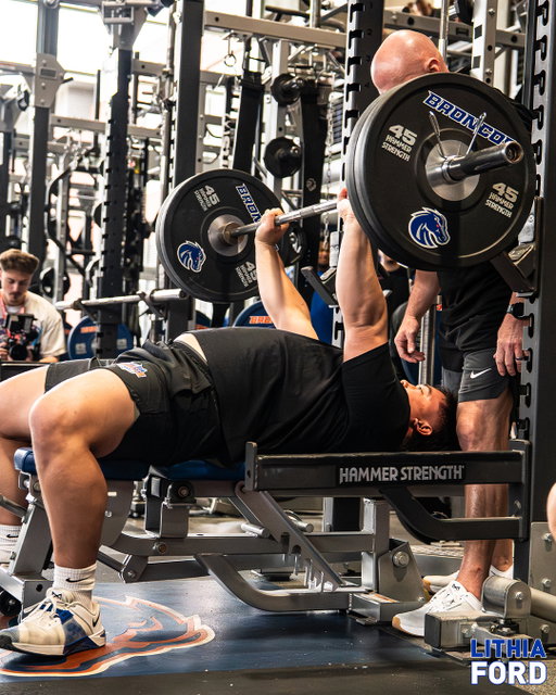 𝗕𝗿𝗮𝘅𝘁𝗼𝗻 𝗙𝗲𝗹𝘆 at 2026 Pro Day

#BoiseStateBuilt