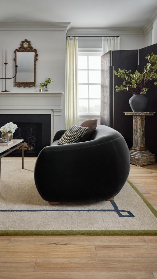 Nate loves a bordered rug because it adds clean, graphic, and architectural structure to a room. They help anchor a space and offer a tailored yet approachable foundation that makes a space feel complete.
-
#interiordesign #interiorstyling #interiordecorating