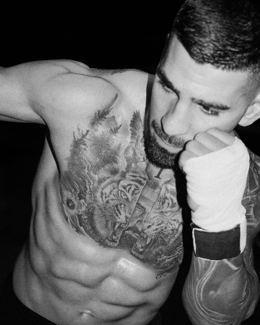 El Matador, @iliatopuria, enters the great family of Richard Mille partners. Rewriting the UFC history books, the current world champion at Featherweight and Lightweight knows where he comes from and where he wants to go. Ilia is the first combat sports star to partner with Richard Mille. The 29-year-old fighter’s quiet precision matches the brand’s understated technicality. “I feel a lot of pride, because it’s huge—not only for me, but for the entire fighting world.”

📸 @odieuxboby